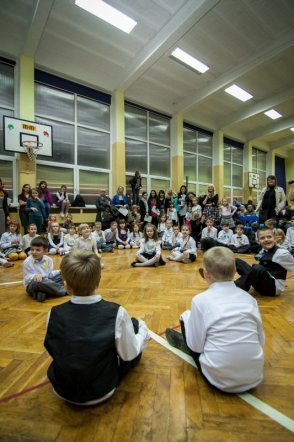 Pasowanie na uczniów w Szkole Podstawowej nr 1 [26 X 2012] - zdjęcie #10 - eOstroleka.pl