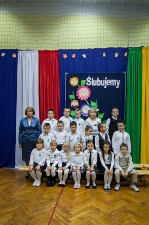 Pasowanie na uczniów w Szkole Podstawowej nr 1 [26 X 2012] - zdjęcie #3 - eOstroleka.pl