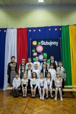 Pasowanie na uczniów w Szkole Podstawowej nr 1 [26 X 2012] - zdjęcie #2 - eOstroleka.pl