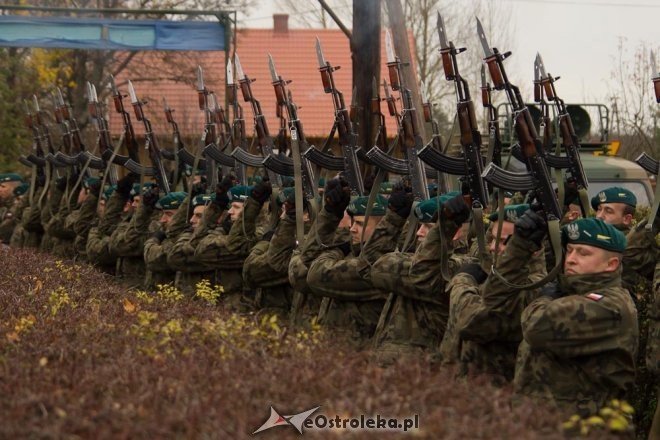 I rocznica śmierci sierżanta Mariusza Deptuły [27.10.2012] - zdjęcie #51 - eOstroleka.pl