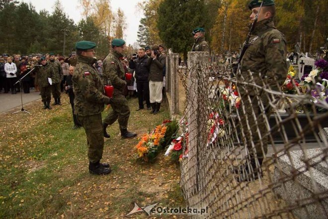 I rocznica śmierci sierżanta Mariusza Deptuły [27.10.2012] - zdjęcie #10 - eOstroleka.pl