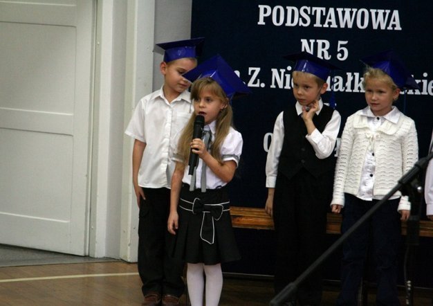 Pasowanie w SP nr 5 [24.10.2012] - zdjęcie #90 - eOstroleka.pl