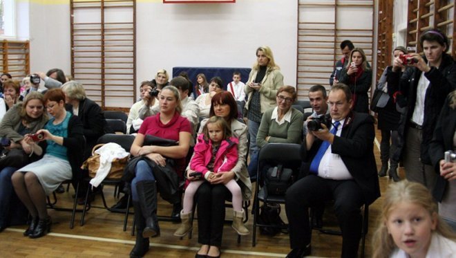 Pasowanie w SP nr 5 [24.10.2012] - zdjęcie #71 - eOstroleka.pl