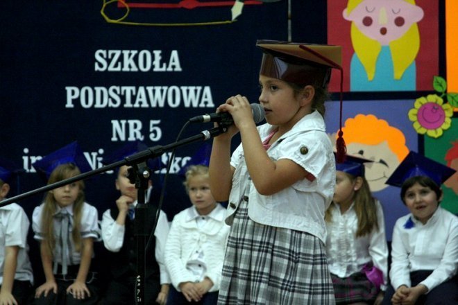 Pasowanie w SP nr 5 [24.10.2012] - zdjęcie #44 - eOstroleka.pl