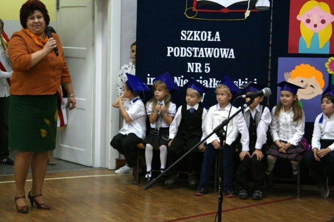 Pasowanie w SP nr 5 [24.10.2012] - zdjęcie #34 - eOstroleka.pl
