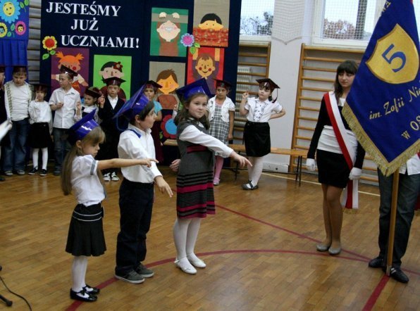Pasowanie w SP nr 5 [24.10.2012] - zdjęcie #29 - eOstroleka.pl