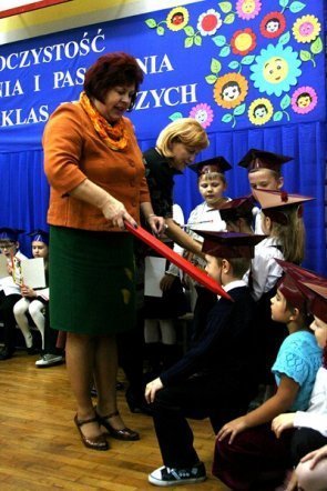 Pasowanie w SP nr 5 [24.10.2012] - zdjęcie #21 - eOstroleka.pl
