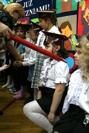 Pasowanie w SP nr 5 [24.10.2012] - zdjęcie #18 - eOstroleka.pl