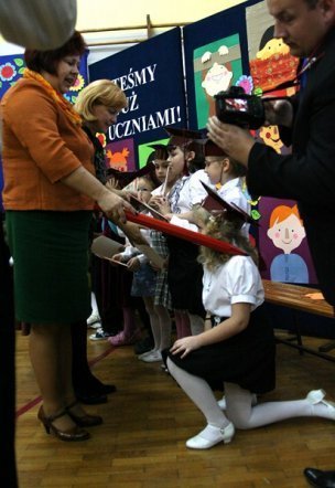 Pasowanie w SP nr 5 [24.10.2012] - zdjęcie #17 - eOstroleka.pl