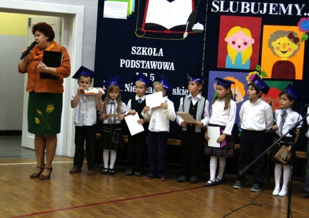 Pasowanie w SP nr 5 [24.10.2012] - zdjęcie #13 - eOstroleka.pl