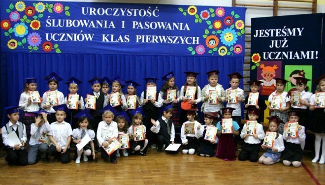 Pasowanie w SP nr 5 [24.10.2012] - zdjęcie #12 - eOstroleka.pl