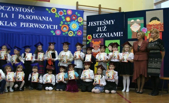 Pasowanie w SP nr 5 [24.10.2012] - zdjęcie #8 - eOstroleka.pl