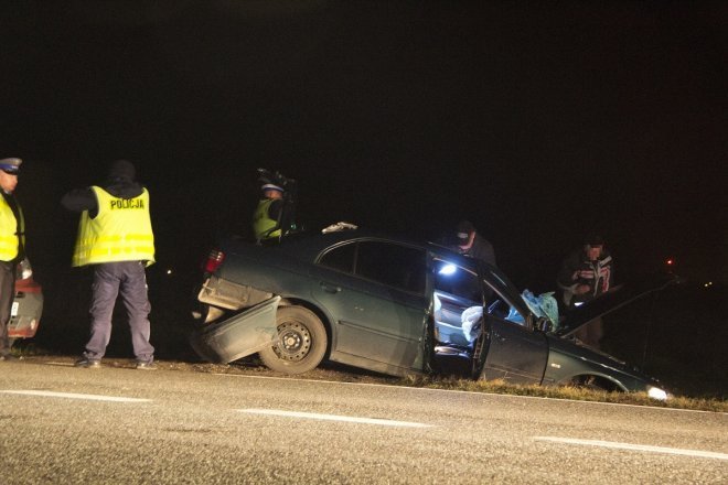 Tragiczny wypadek w Ponikwi Małej: Kierowca hondy poniósł śmierć na miejscu [6 Xi 2012]  - zdjęcie #1 - eOstroleka.pl