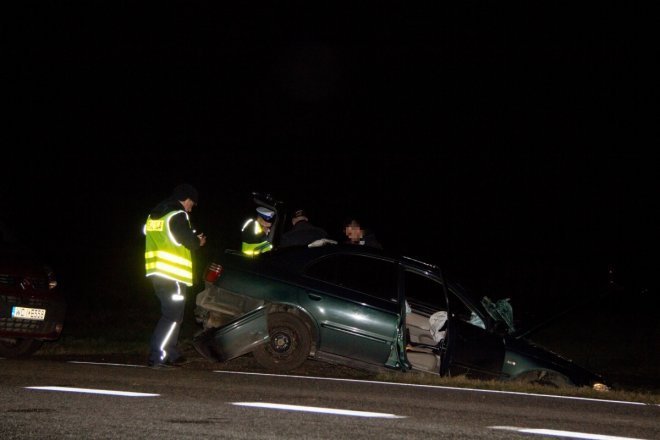 Tragiczny wypadek w Ponikwi Małej: Kierowca hondy poniósł śmierć na miejscu [6 Xi 2012]  - zdjęcie #2 - eOstroleka.pl