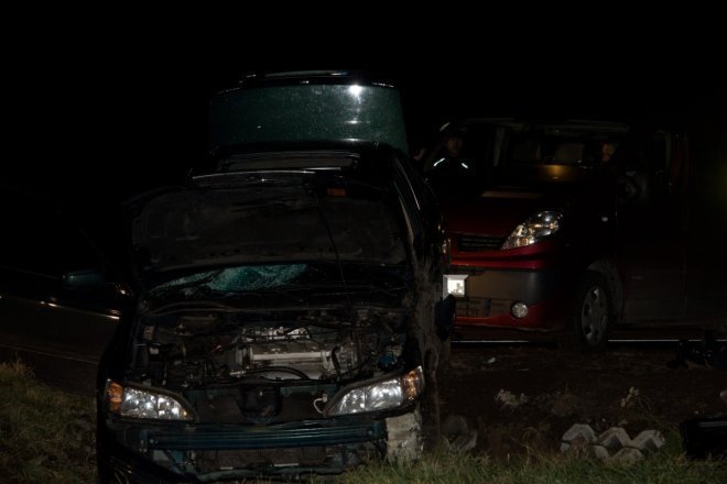 Tragiczny wypadek w Ponikwi Małej: Kierowca hondy poniósł śmierć na miejscu [6 Xi 2012]  - zdjęcie #4 - eOstroleka.pl