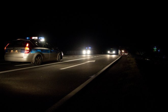 Tragiczny wypadek w Ponikwi Małej: Kierowca hondy poniósł śmierć na miejscu [6 Xi 2012]  - zdjęcie #7 - eOstroleka.pl