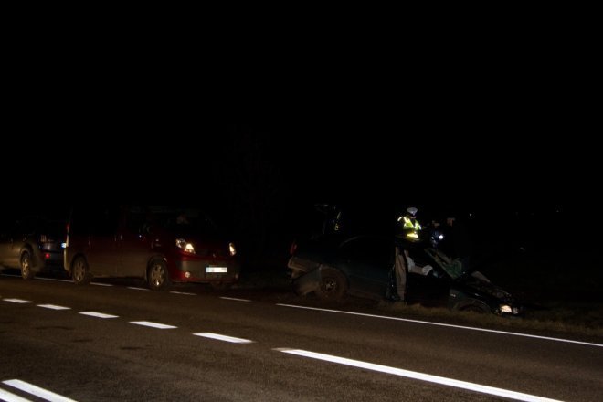 Tragiczny wypadek w Ponikwi Małej: Kierowca hondy poniósł śmierć na miejscu [6 Xi 2012]  - zdjęcie #11 - eOstroleka.pl