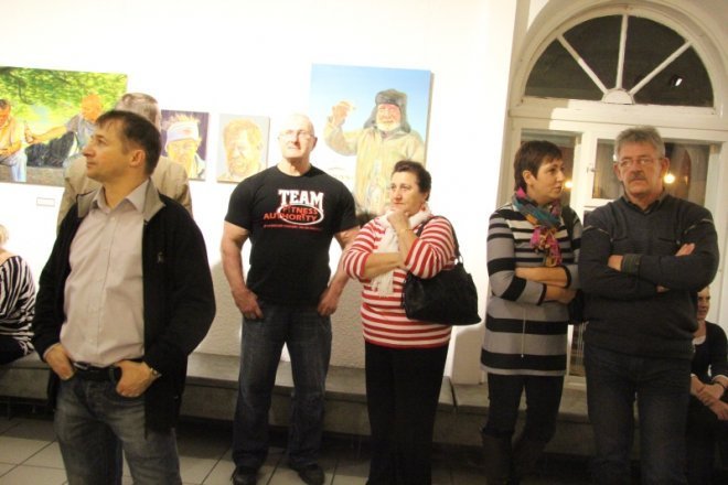 Wernisaż wystawy „Oto człowiek” - Radosława Jastrzębskiego [8 XI 2012] - zdjęcie #21 - eOstroleka.pl