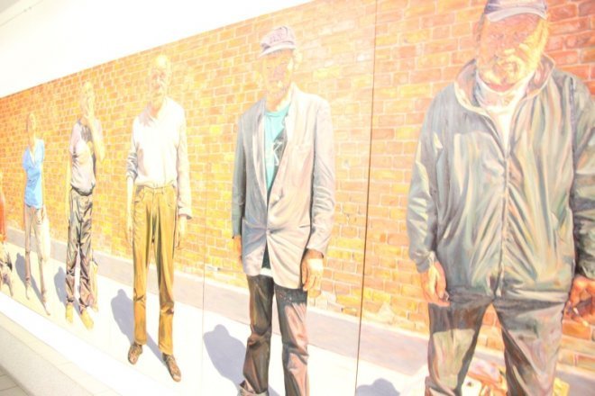 Wernisaż wystawy „Oto człowiek” - Radosława Jastrzębskiego [8 XI 2012] - zdjęcie #17 - eOstroleka.pl