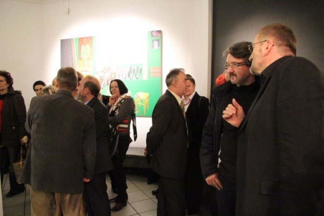 Wernisaż wystawy „Oto człowiek” - Radosława Jastrzębskiego [8 XI 2012] - zdjęcie #14 - eOstroleka.pl