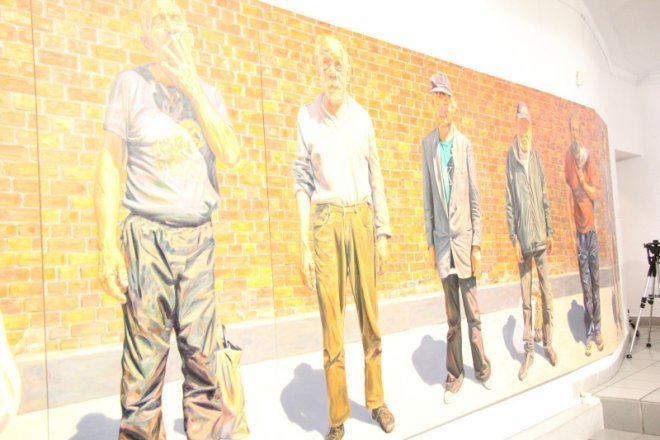 Wernisaż wystawy „Oto człowiek” - Radosława Jastrzębskiego [8 XI 2012] - zdjęcie #11 - eOstroleka.pl