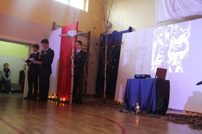 Apel z okazji Święta Niepodległości w II LO [9 XI 2012] - zdjęcie #14 - eOstroleka.pl