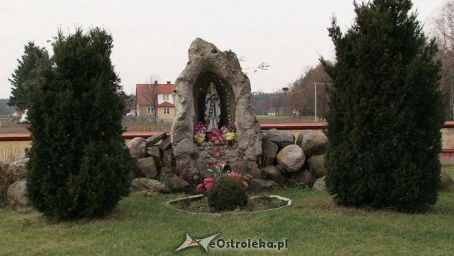 Uroczyste odsłonięcie pomnika w Dudach Puszczańskich [11.11.2012] - zdjęcie #3 - eOstroleka.pl