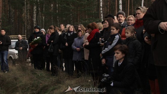 Uroczyste odsłonięcie pomnika w Dudach Puszczańskich [11.11.2012] - zdjęcie #33 - eOstroleka.pl
