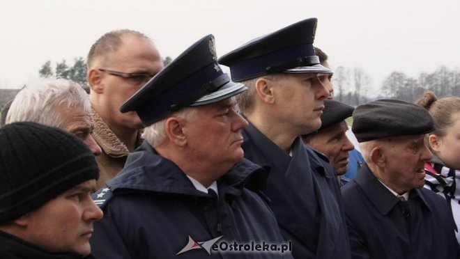 Uroczyste odsłonięcie pomnika w Dudach Puszczańskich [11.11.2012] - zdjęcie #84 - eOstroleka.pl