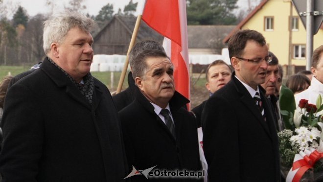 Uroczyste odsłonięcie pomnika w Dudach Puszczańskich [11.11.2012] - zdjęcie #81 - eOstroleka.pl