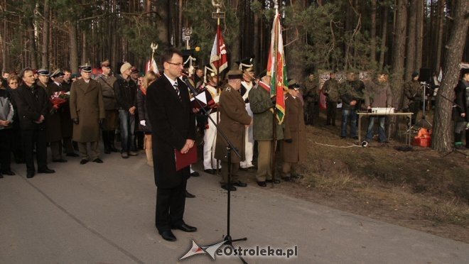 Uroczyste odsłonięcie pomnika w Dudach Puszczańskich [11.11.2012] - zdjęcie #74 - eOstroleka.pl