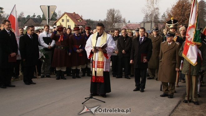 Uroczyste odsłonięcie pomnika w Dudach Puszczańskich [11.11.2012] - zdjęcie #73 - eOstroleka.pl