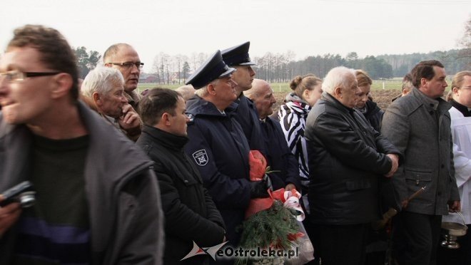 Uroczyste odsłonięcie pomnika w Dudach Puszczańskich [11.11.2012] - zdjęcie #71 - eOstroleka.pl