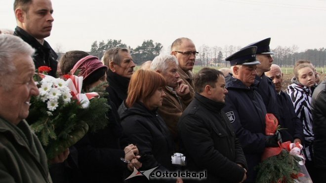 Uroczyste odsłonięcie pomnika w Dudach Puszczańskich [11.11.2012] - zdjęcie #70 - eOstroleka.pl