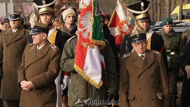 Uroczyste odsłonięcie pomnika w Dudach Puszczańskich [11.11.2012] - zdjęcie #69 - eOstroleka.pl