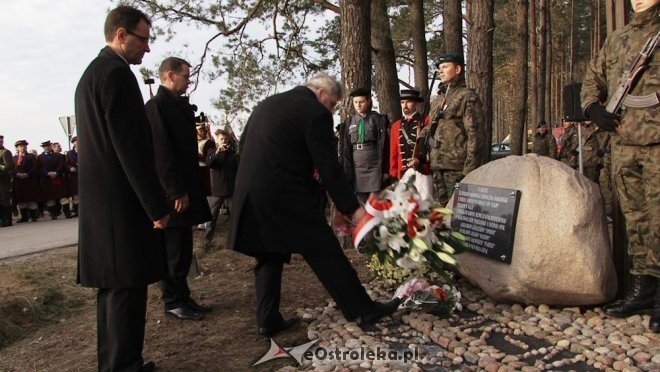 Uroczyste odsłonięcie pomnika w Dudach Puszczańskich [11.11.2012] - zdjęcie #63 - eOstroleka.pl
