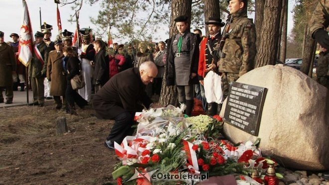 Uroczyste odsłonięcie pomnika w Dudach Puszczańskich [11.11.2012] - zdjęcie #50 - eOstroleka.pl