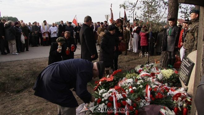 Uroczyste odsłonięcie pomnika w Dudach Puszczańskich [11.11.2012] - zdjęcie #41 - eOstroleka.pl