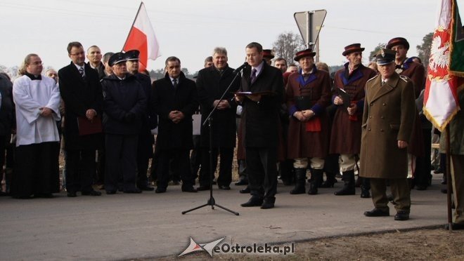 Uroczyste odsłonięcie pomnika w Dudach Puszczańskich [11.11.2012] - zdjęcie #40 - eOstroleka.pl