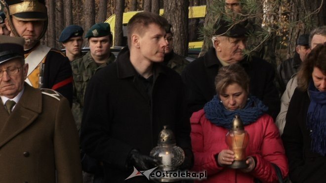 Uroczyste odsłonięcie pomnika w Dudach Puszczańskich [11.11.2012] - zdjęcie #36 - eOstroleka.pl
