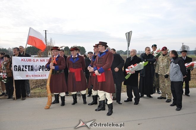 Uroczyste odsłonięcie pomnika w Dudach Puszczańskich [11.11.2012] - zdjęcie #26 - eOstroleka.pl
