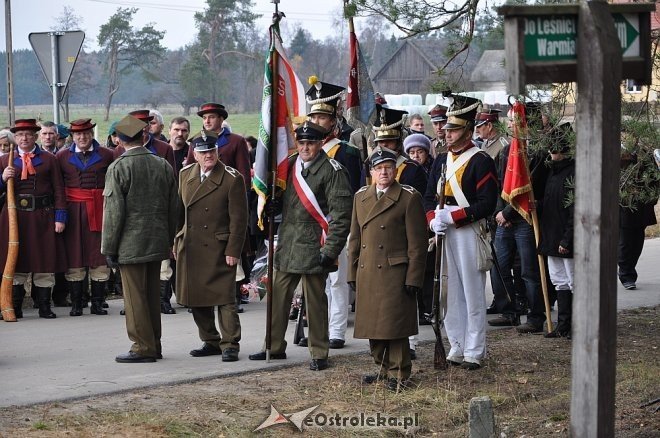 Uroczyste odsłonięcie pomnika w Dudach Puszczańskich [11.11.2012] - zdjęcie #21 - eOstroleka.pl