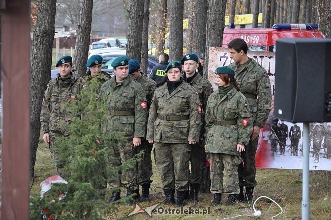 Uroczyste odsłonięcie pomnika w Dudach Puszczańskich [11.11.2012] - zdjęcie #20 - eOstroleka.pl