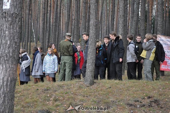 Uroczyste odsłonięcie pomnika w Dudach Puszczańskich [11.11.2012] - zdjęcie #19 - eOstroleka.pl