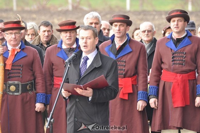 Uroczyste odsłonięcie pomnika w Dudach Puszczańskich [11.11.2012] - zdjęcie #5 - eOstroleka.pl