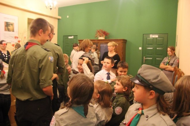 Ostrołęczanie po raz szósty wspólnie śpiewali pieśni patrotyczne [12 XI 2012] - zdjęcie #26 - eOstroleka.pl