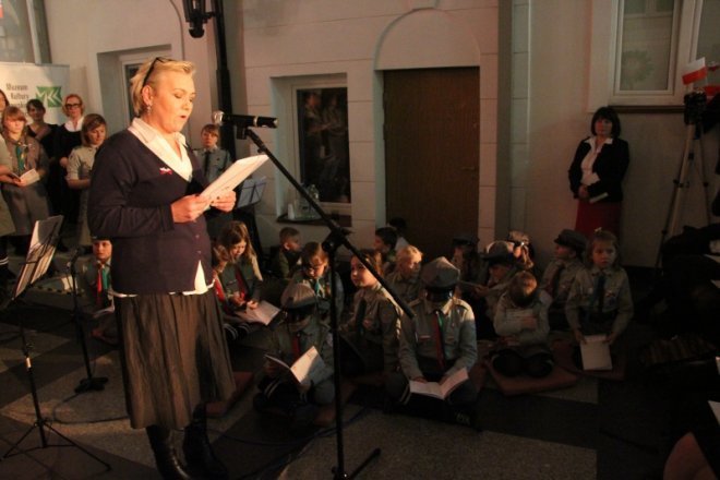 Ostrołęczanie po raz szósty wspólnie śpiewali pieśni patrotyczne [12 XI 2012] - zdjęcie #12 - eOstroleka.pl