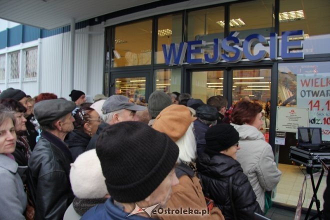 Tłumy na otwarciu pierwszego w Ostrołęce Marc Polu [14 XI 2012] - zdjęcie #24 - eOstroleka.pl