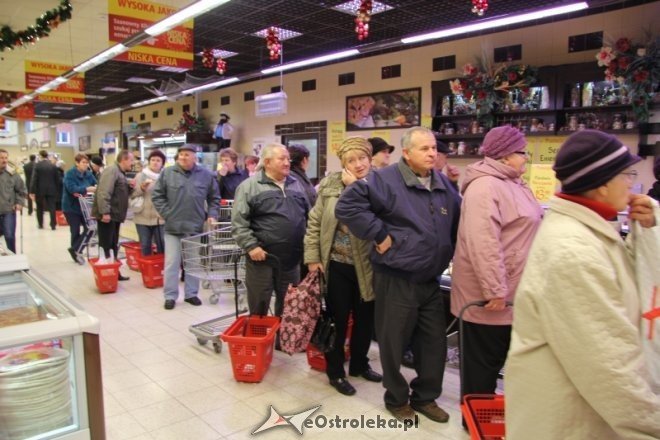 Tłumy na otwarciu pierwszego w Ostrołęce Marc Polu [14 XI 2012] - zdjęcie #1 - eOstroleka.pl