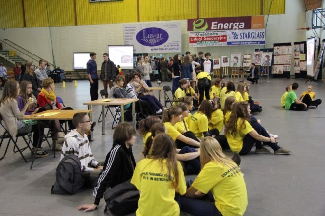 Akcja antynarkotykowa w hali im. Arkadiusza Gołosia [15 XI 2012] - zdjęcie #10 - eOstroleka.pl